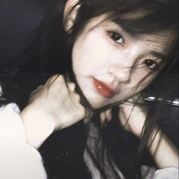 黑色大丽花